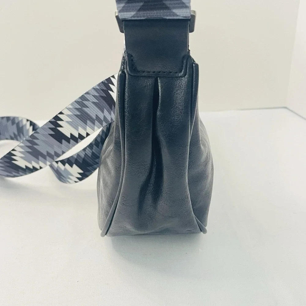 Montana West Crescent Black Bag Adjustable Geometric Shoulder Strap‎